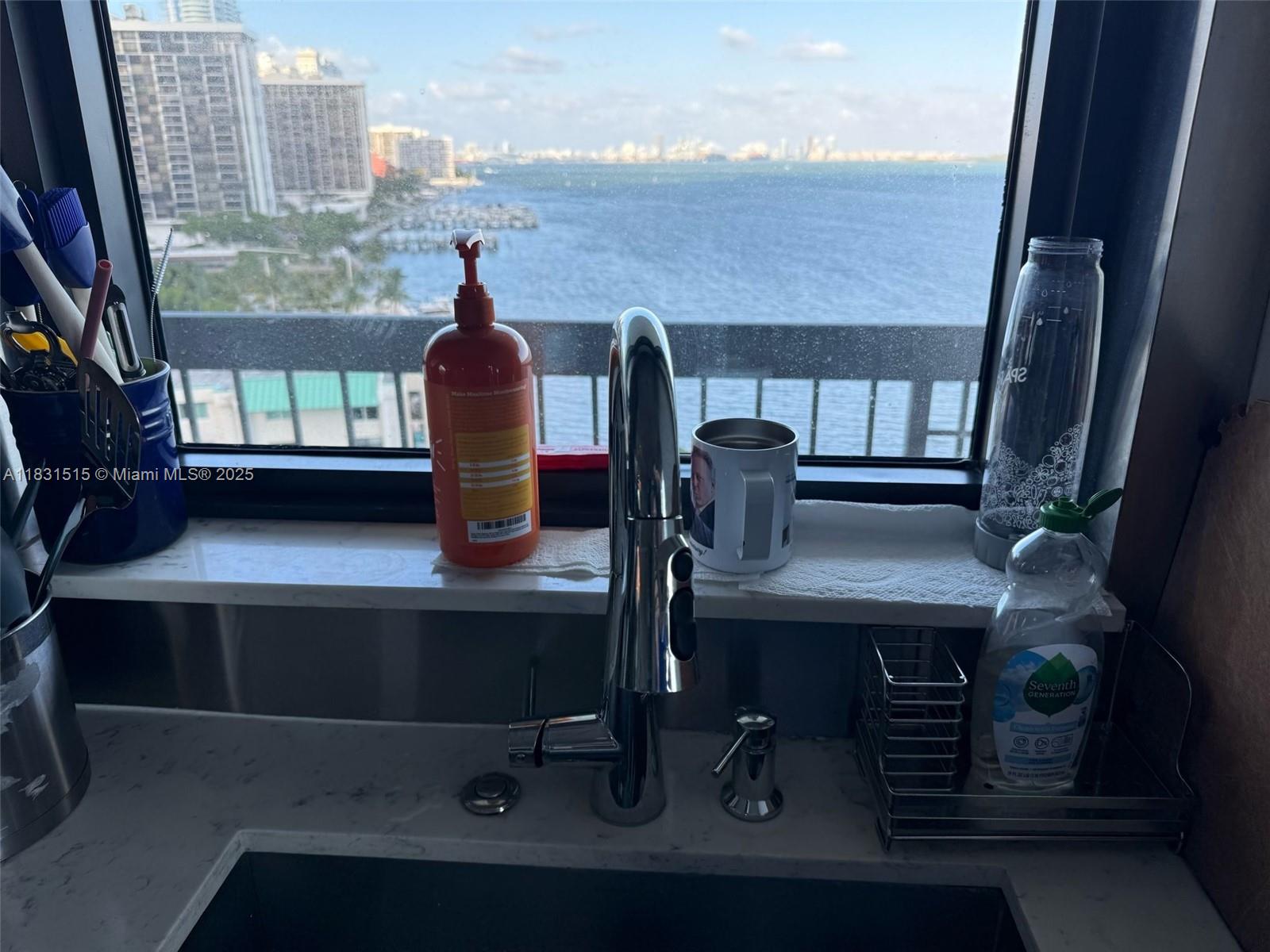 image Brickell Club71