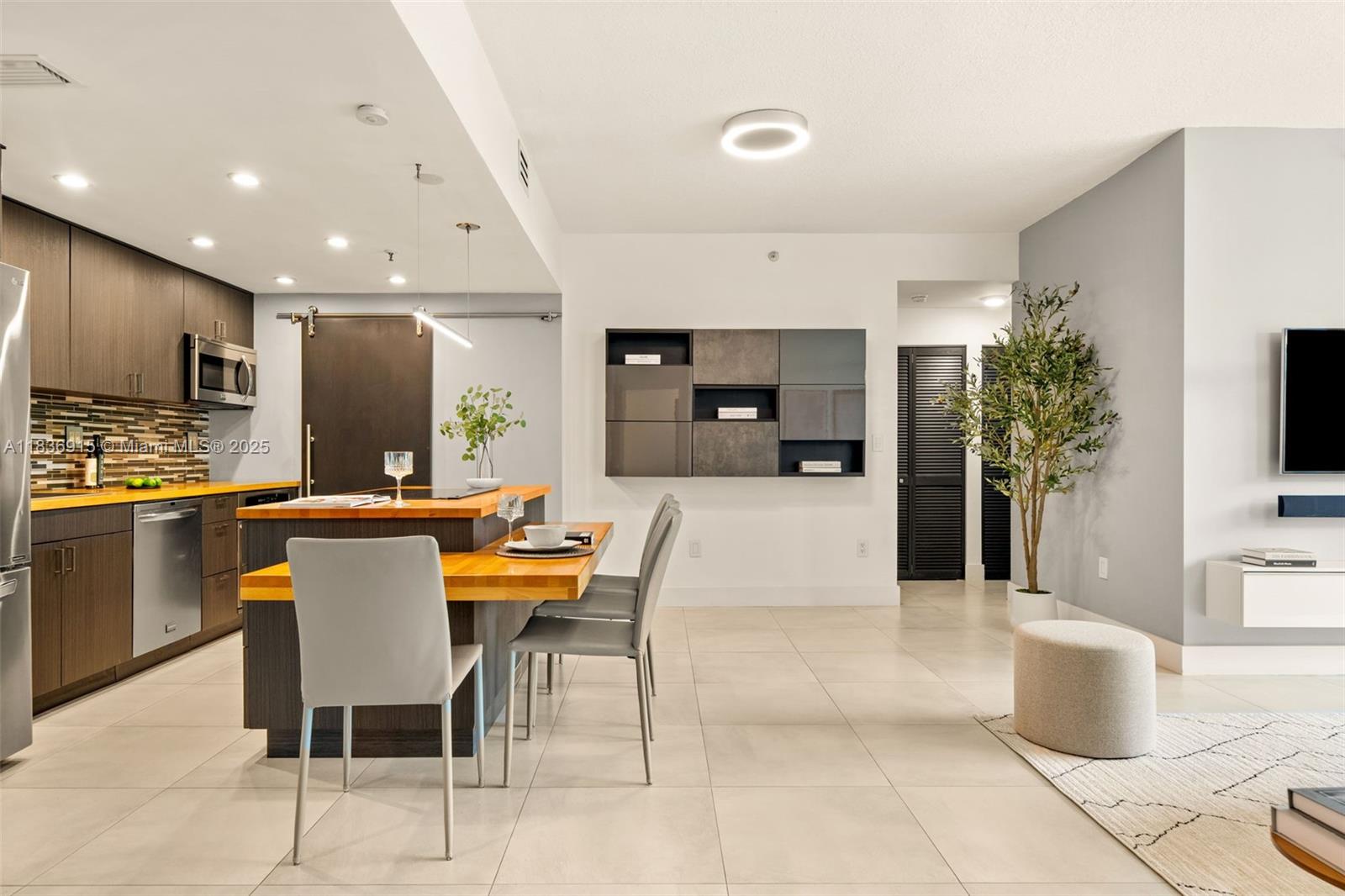 9755 NW 52nd St #206 Doral, FL 33178