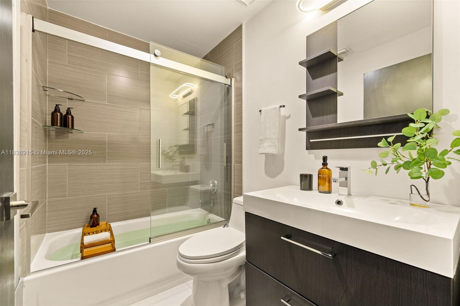 9755 NW 52nd St #206 Doral, FL 33178