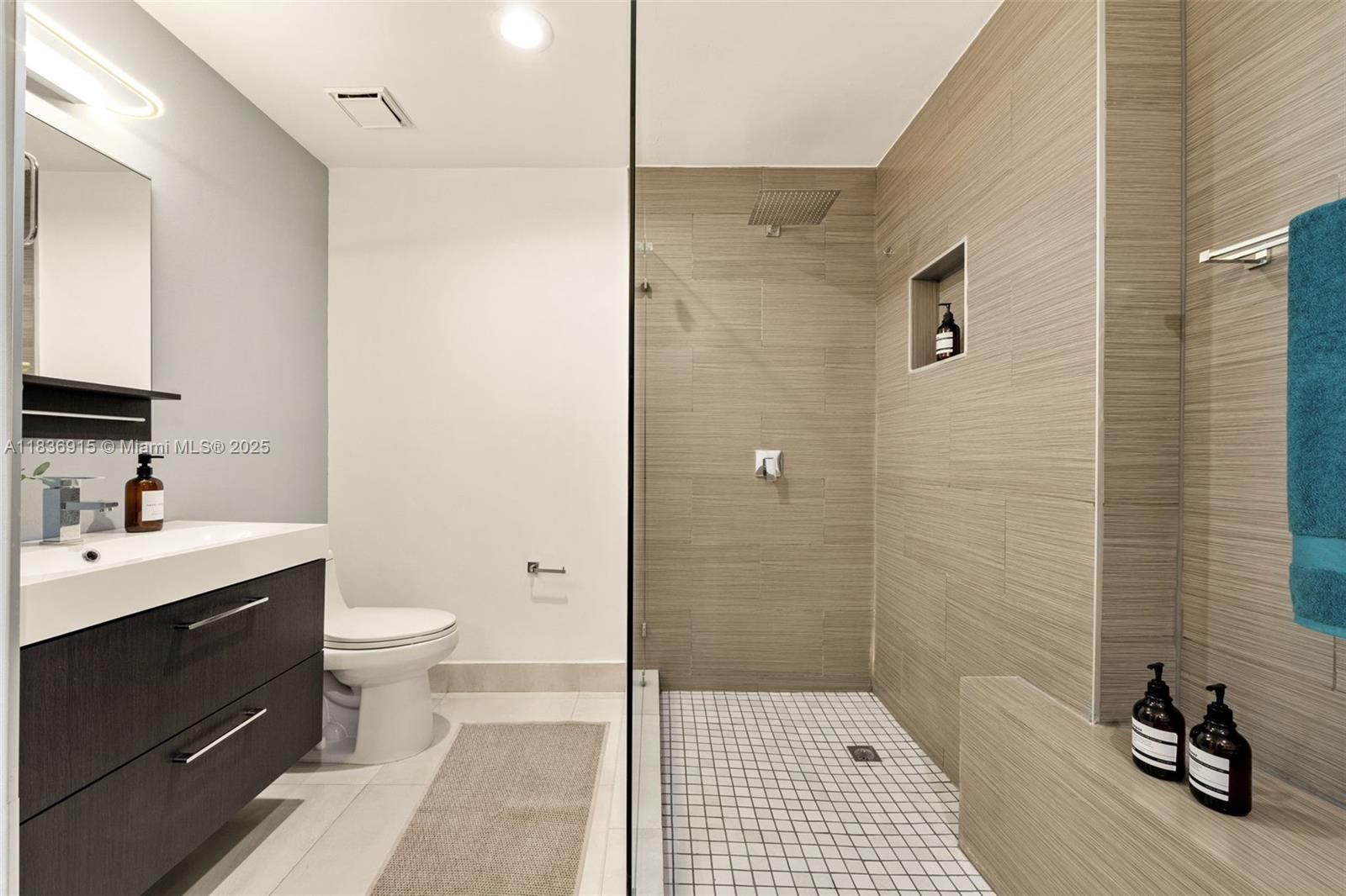 9755 NW 52nd St #206 Doral, FL 33178