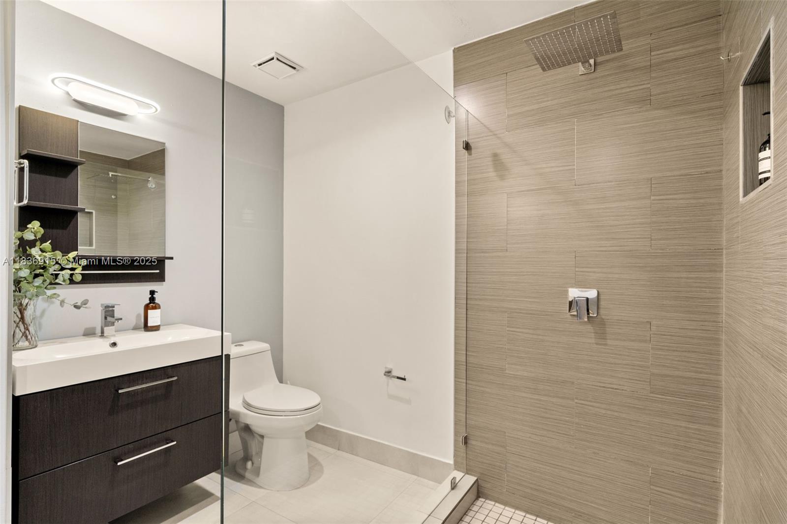 9755 NW 52nd St #206 Doral, FL 33178