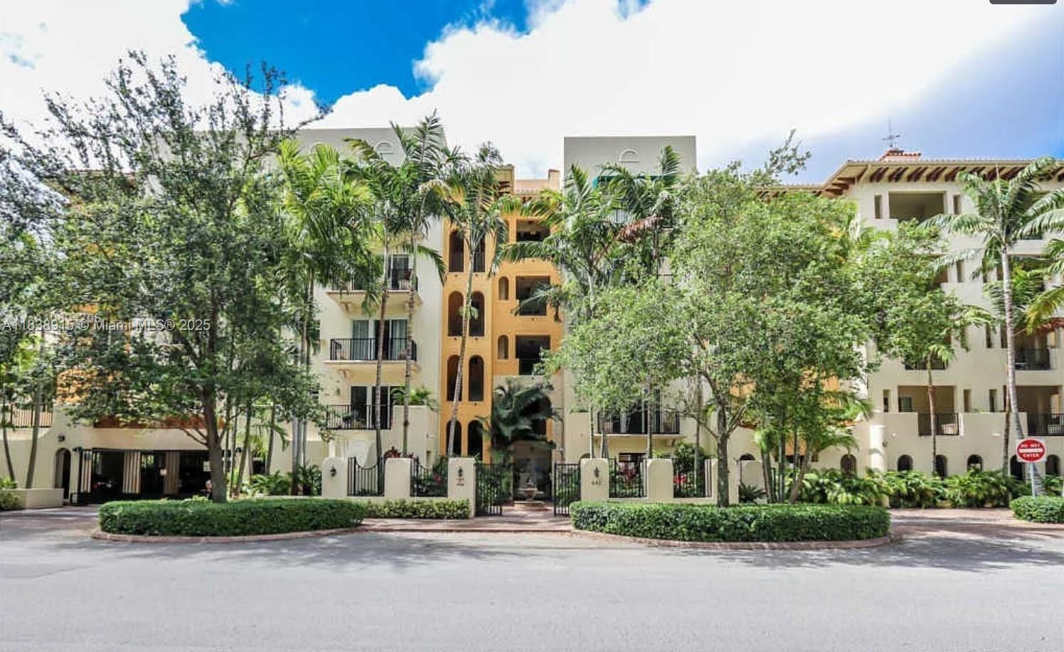 642 Valencia Ave #405