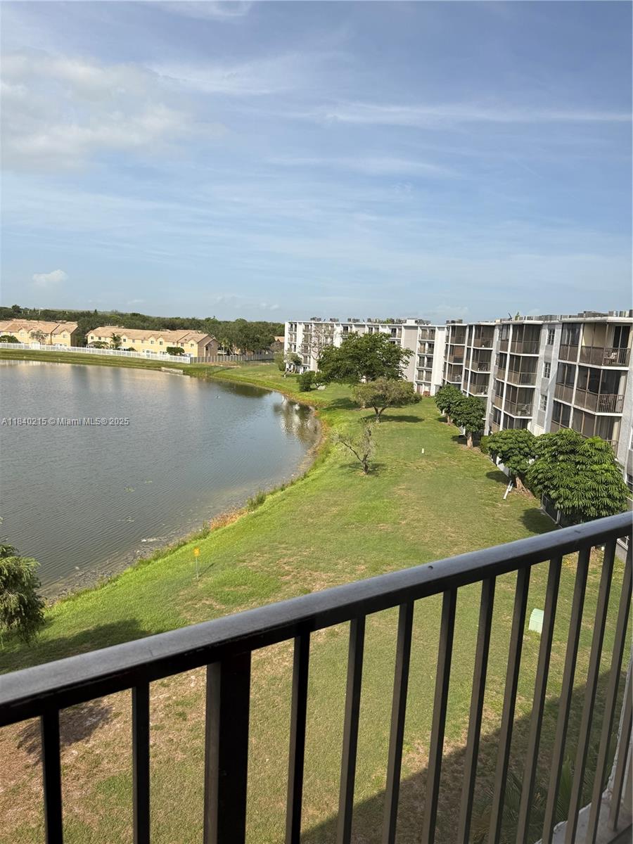 8600 N Sherman Cir #507