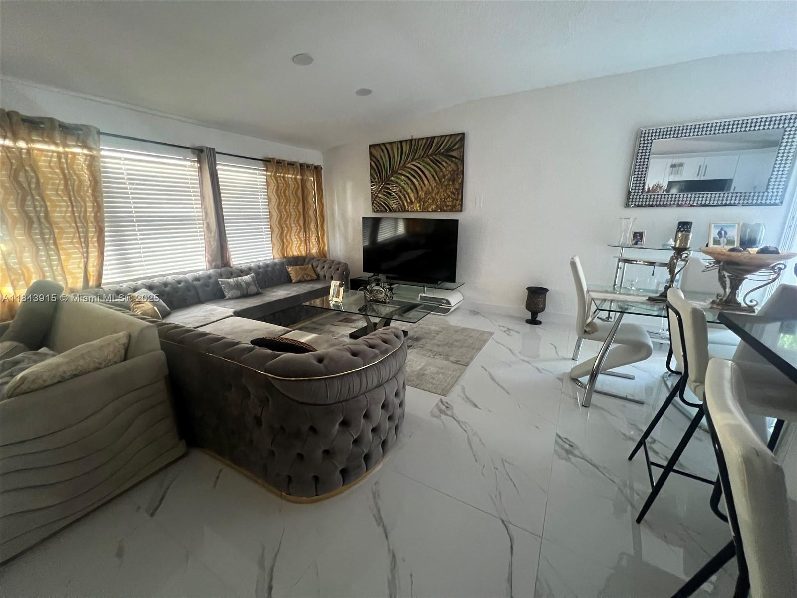 1216 SW 30th Ave