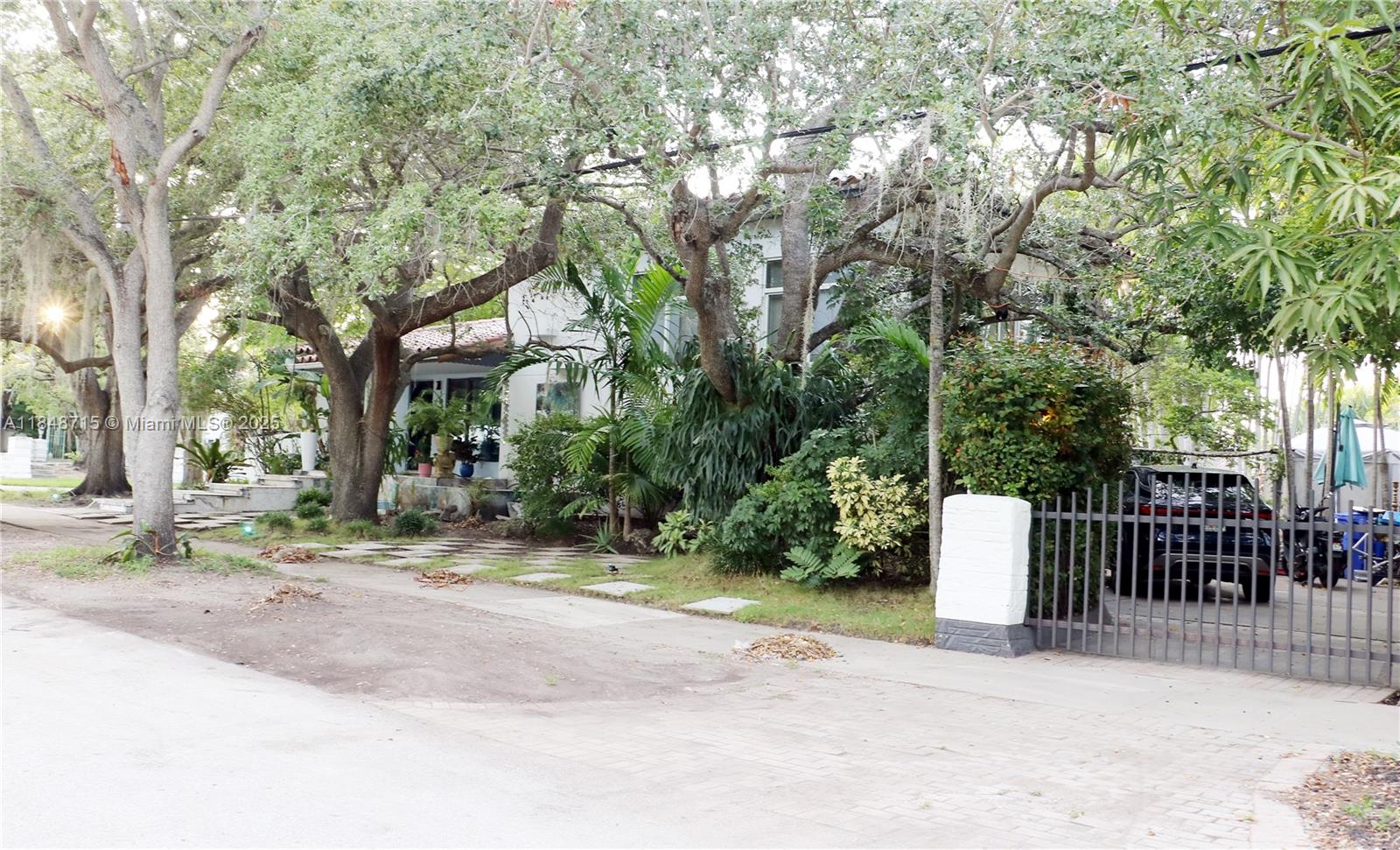 1051 NE 86th St Miami, FL 33138