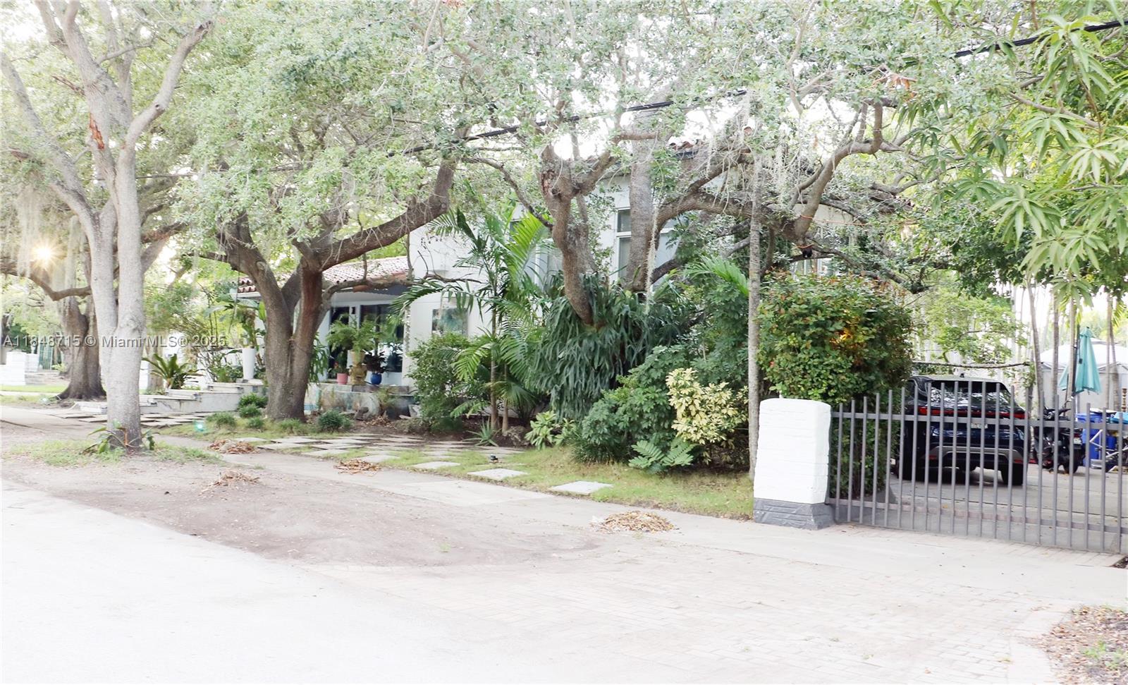 1051 NE 86th St Miami, FL 33138