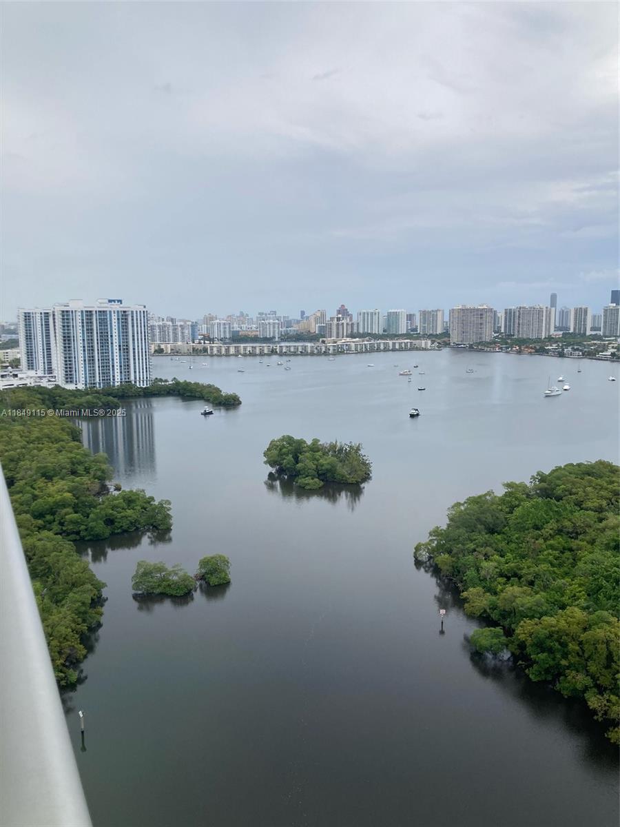 16385 Biscayne Blvd #2418