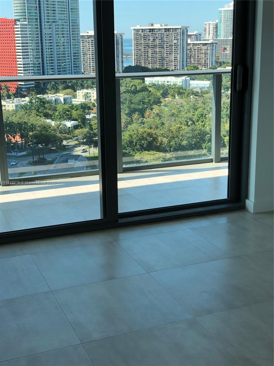 image 1300 S Miami Avenue Condo10