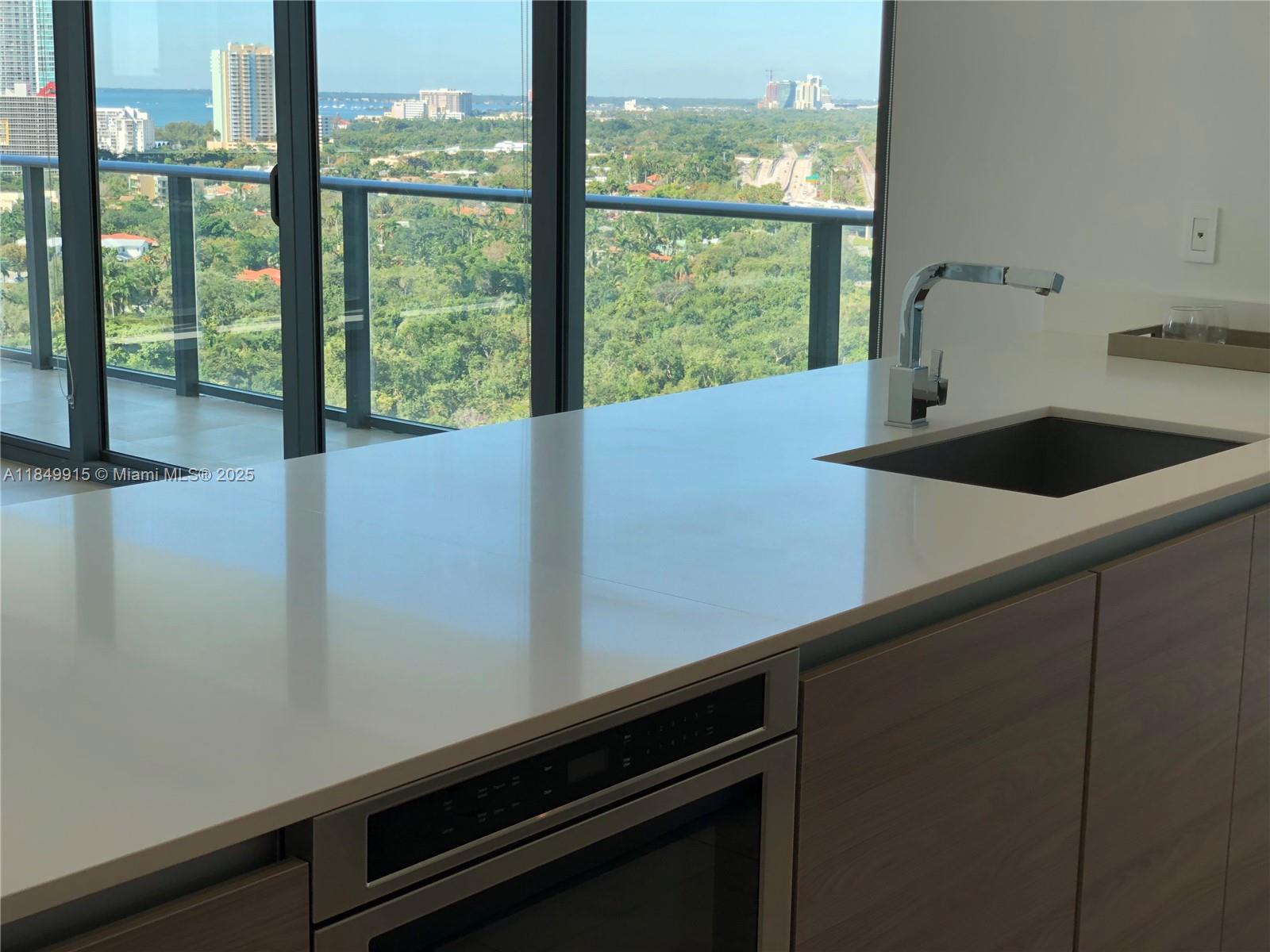 image 1300 S Miami Avenue Condo3