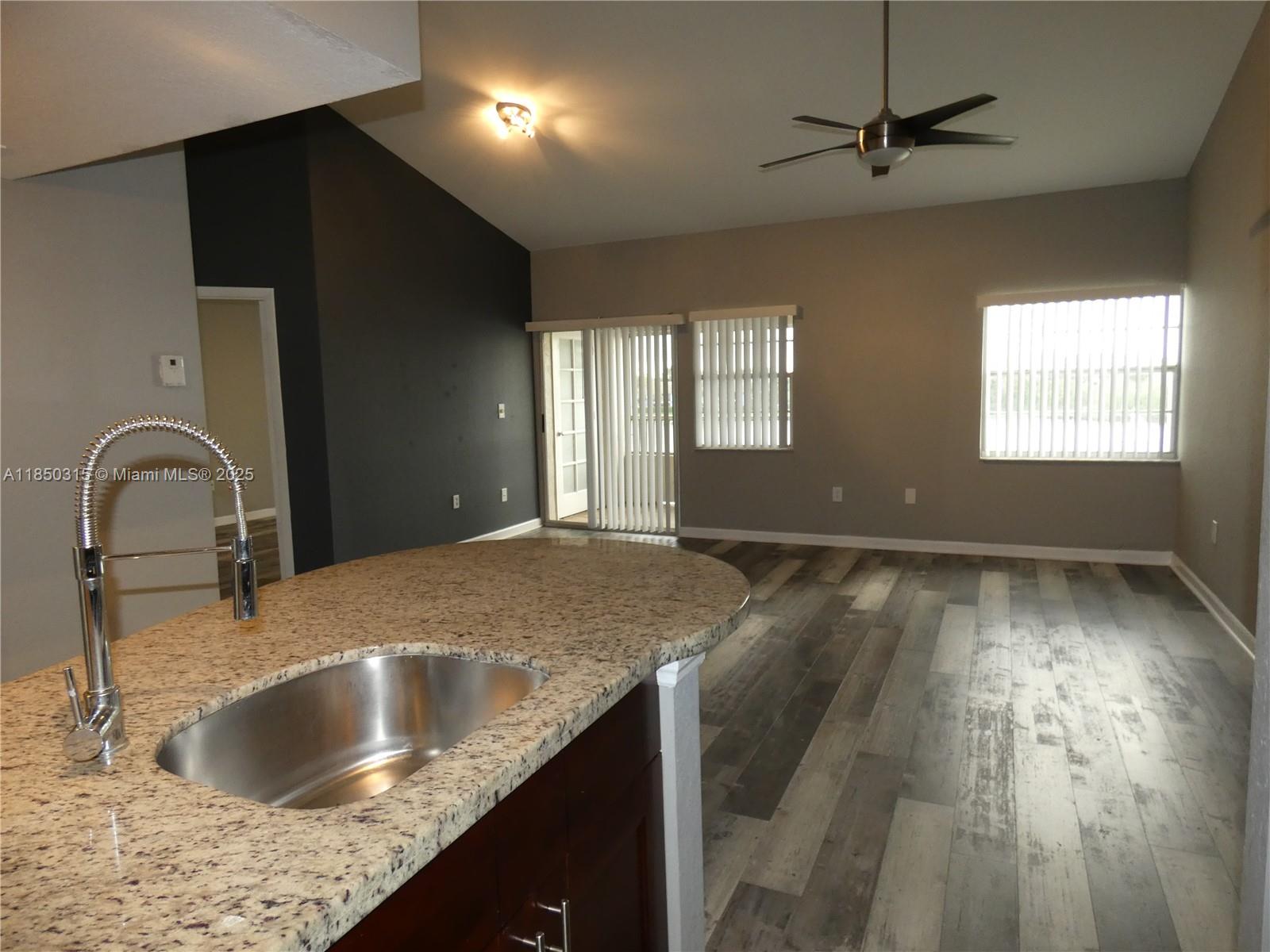 2850 N Oakland Frst Dr #304