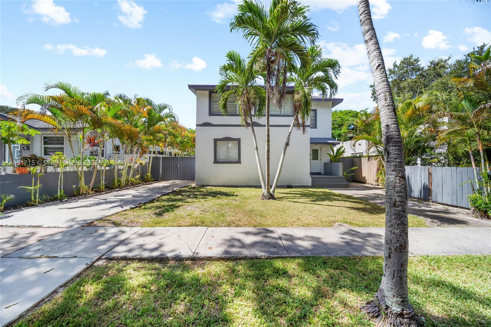 1520 SW 11th Ter #B