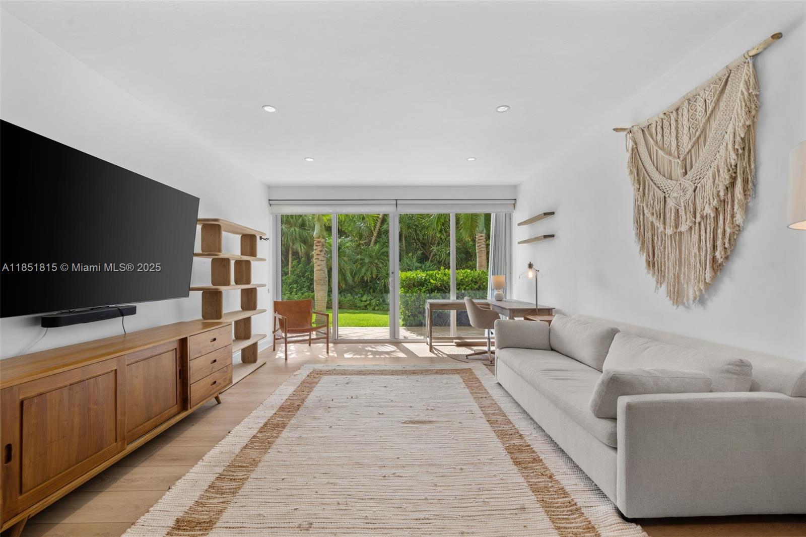 image Island House13