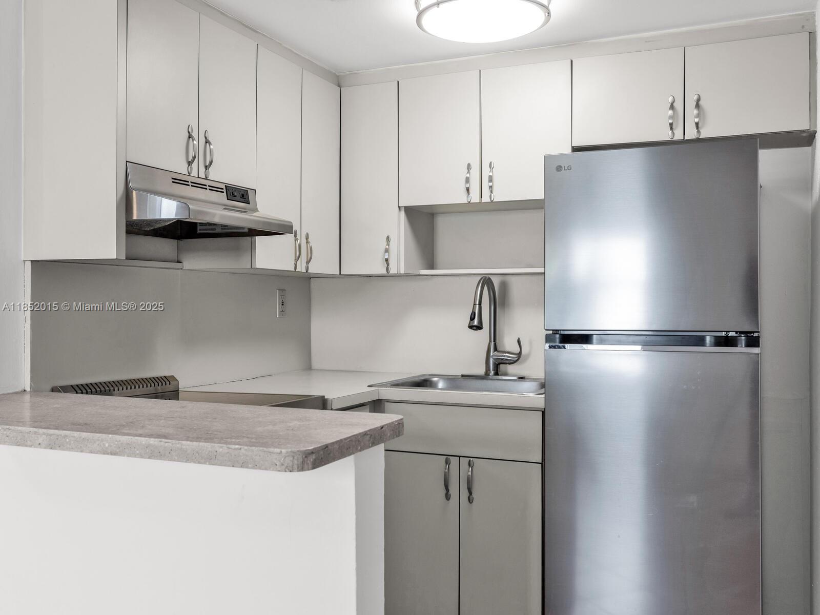 619 Euclid Ave #2D