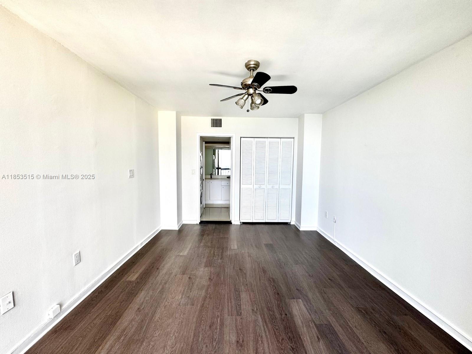 image Brickell Bay Club Condo10