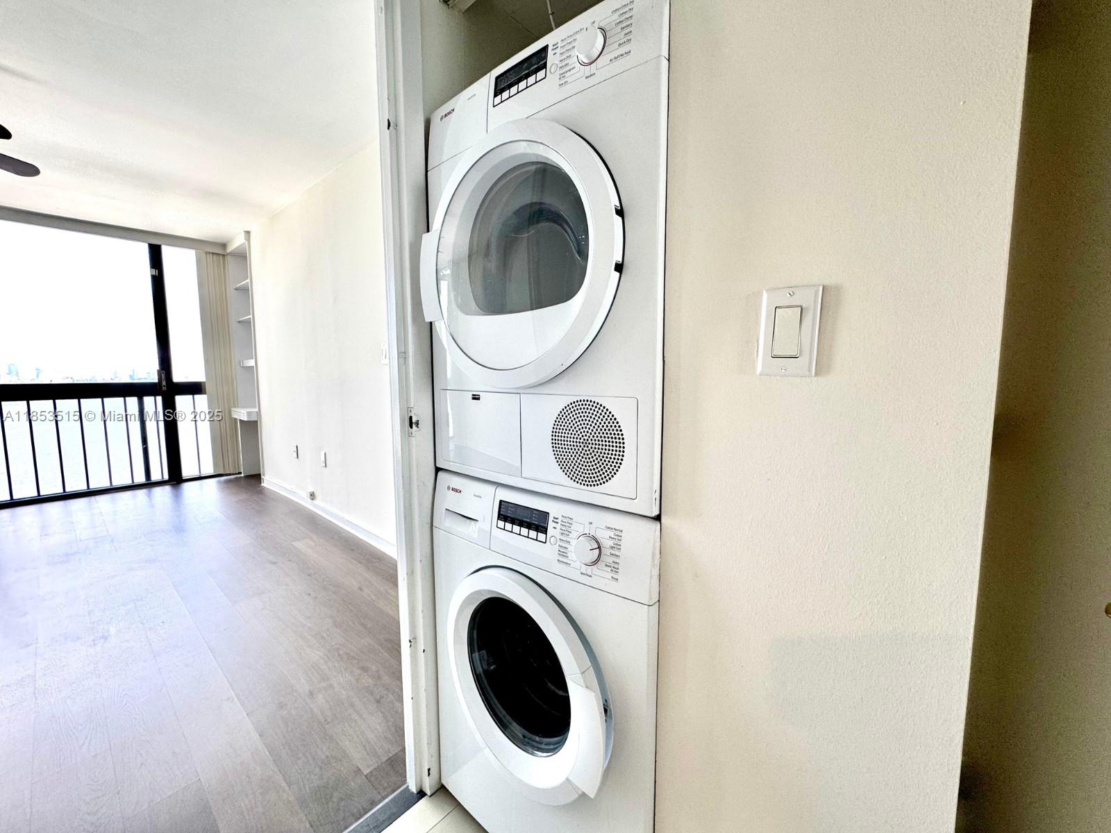image Brickell Bay Club Condo13