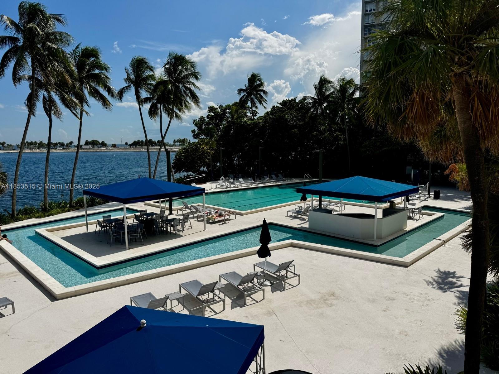 image Brickell Bay Club Condo16