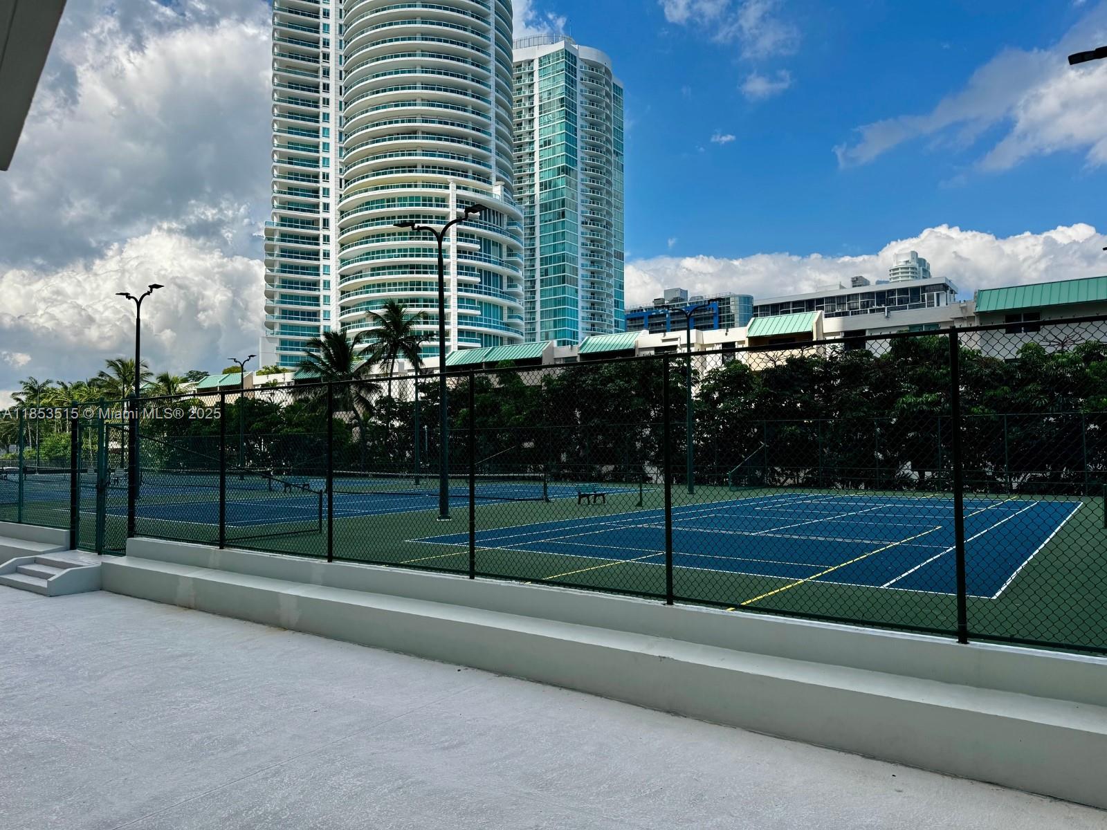 image Brickell Bay Club Condo18