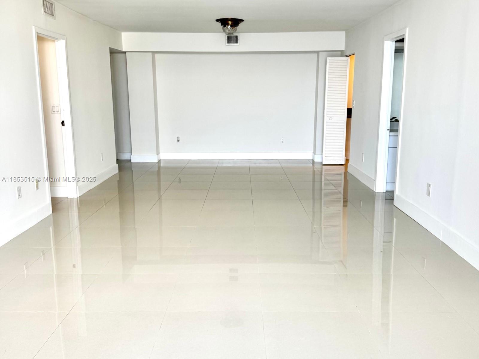 image Brickell Bay Club Condo2