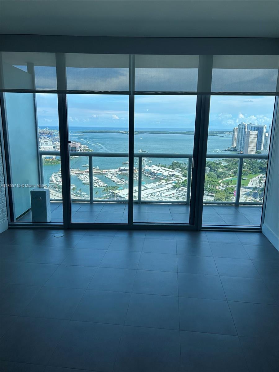 image Marina Blue21
