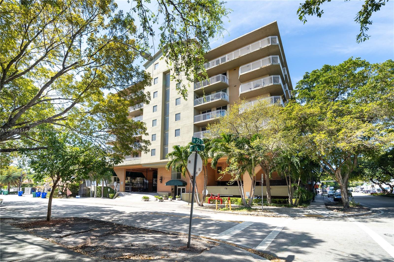 1650 Coral Way #507