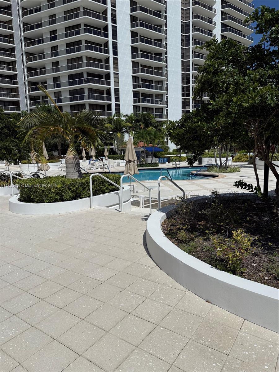 20281 E Country Clb Dr #CAB19 Aventura, FL 33180