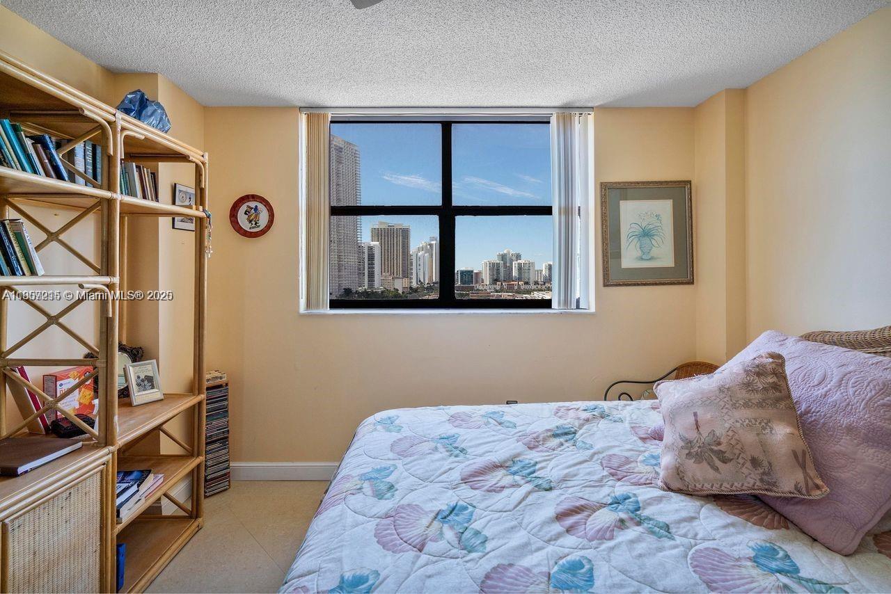 image Winston Towers 60011
