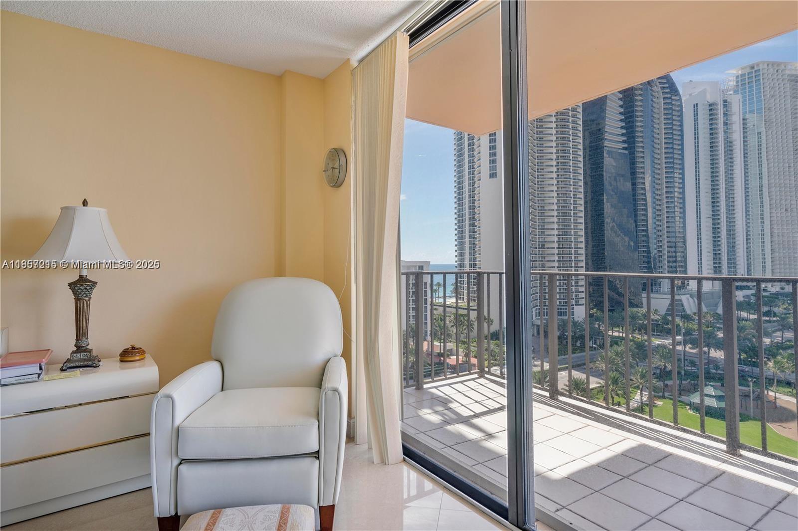 image Winston Towers 6003