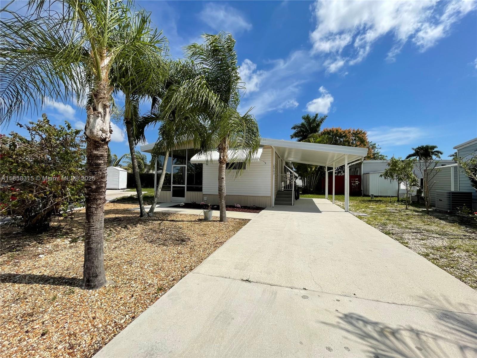 2903 Harbor Ln #2903