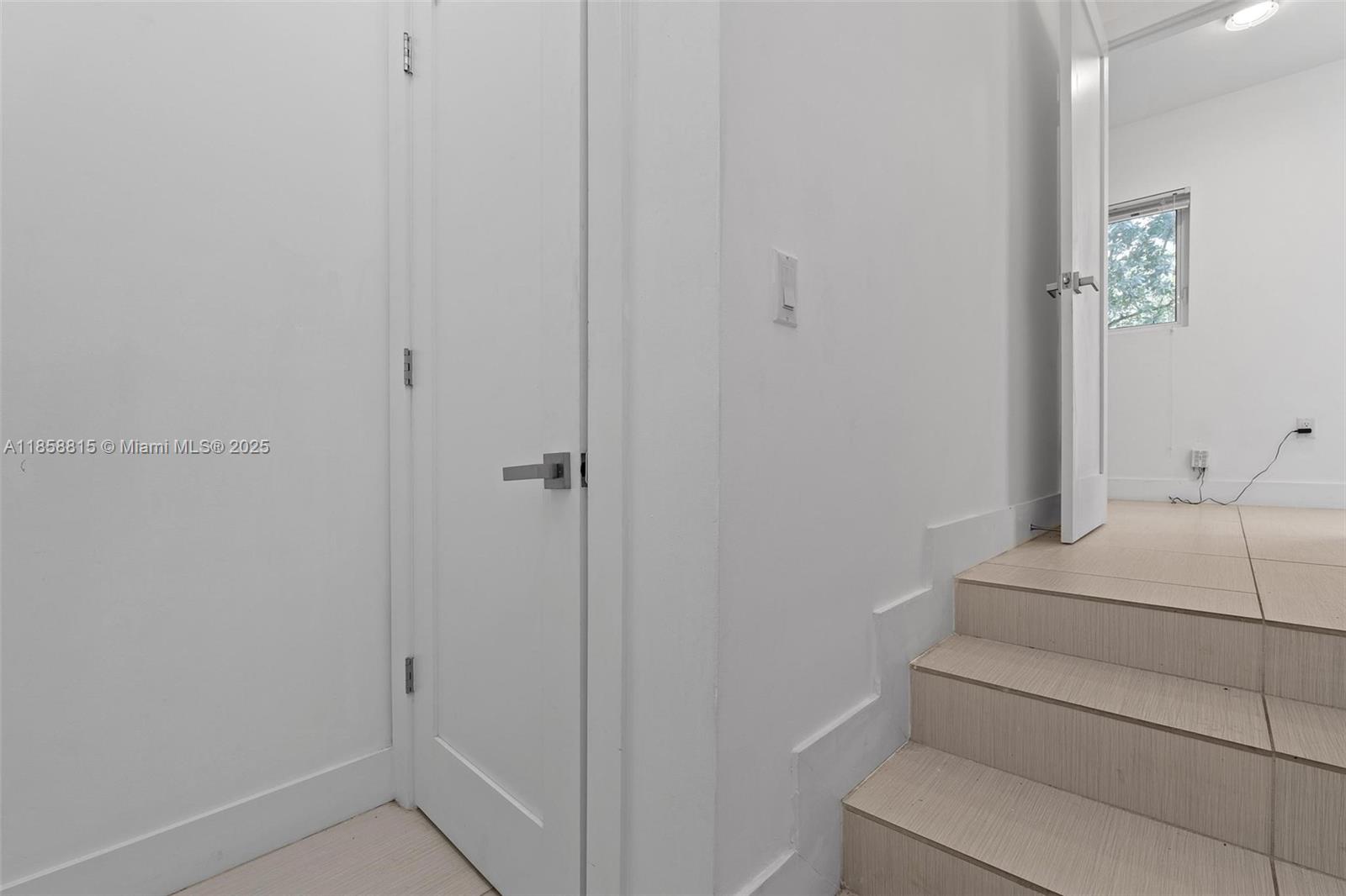 9161 NW 33rd St Doral, FL 33172