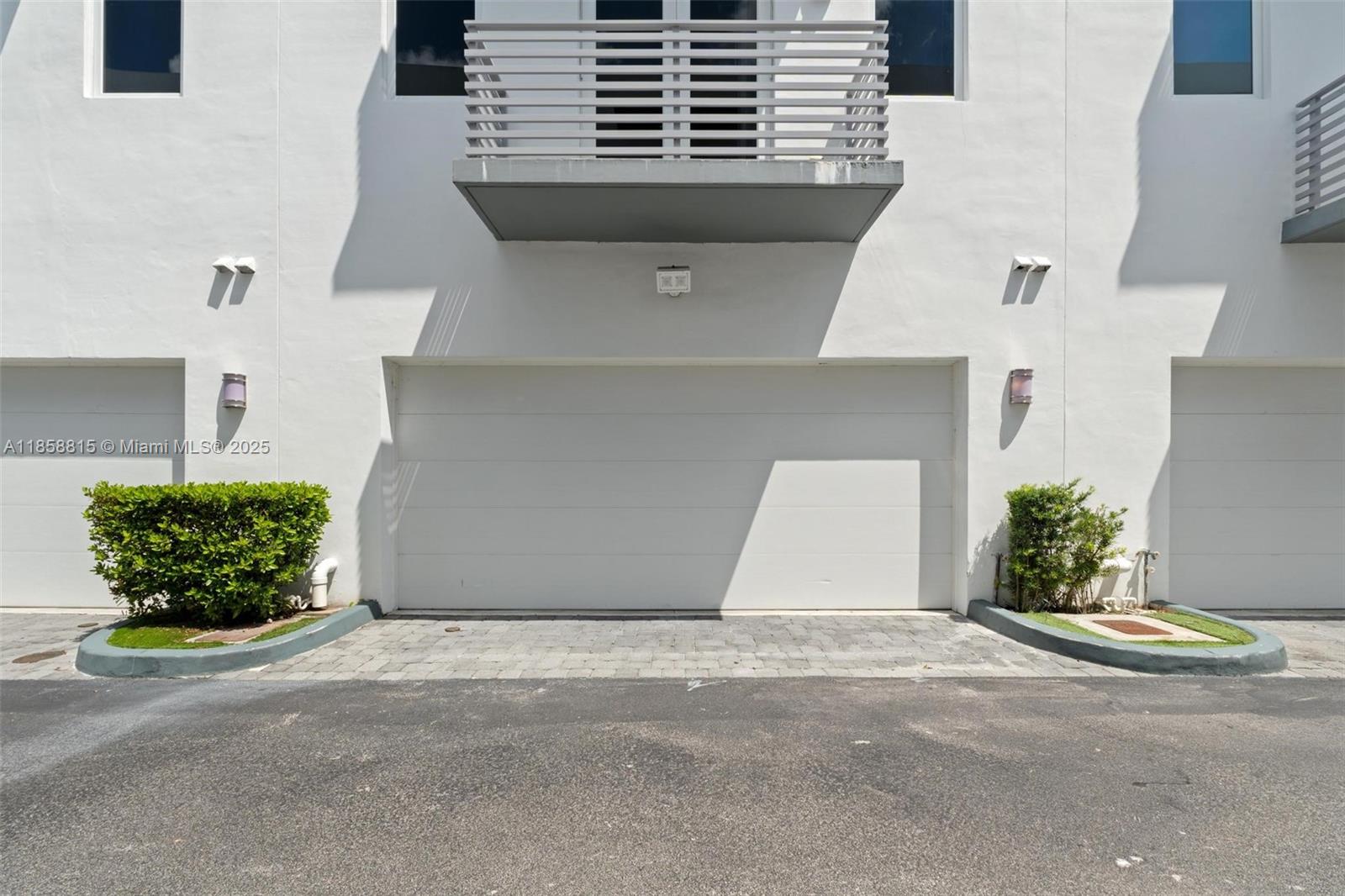 9161 NW 33rd St Doral, FL 33172