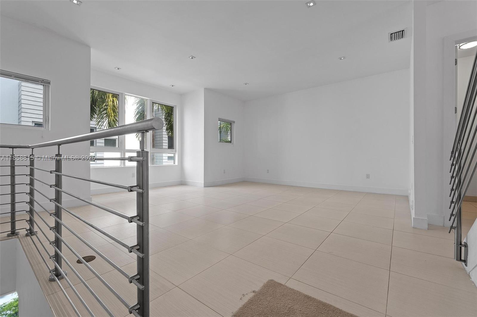 9161 NW 33rd St Doral, FL 33172