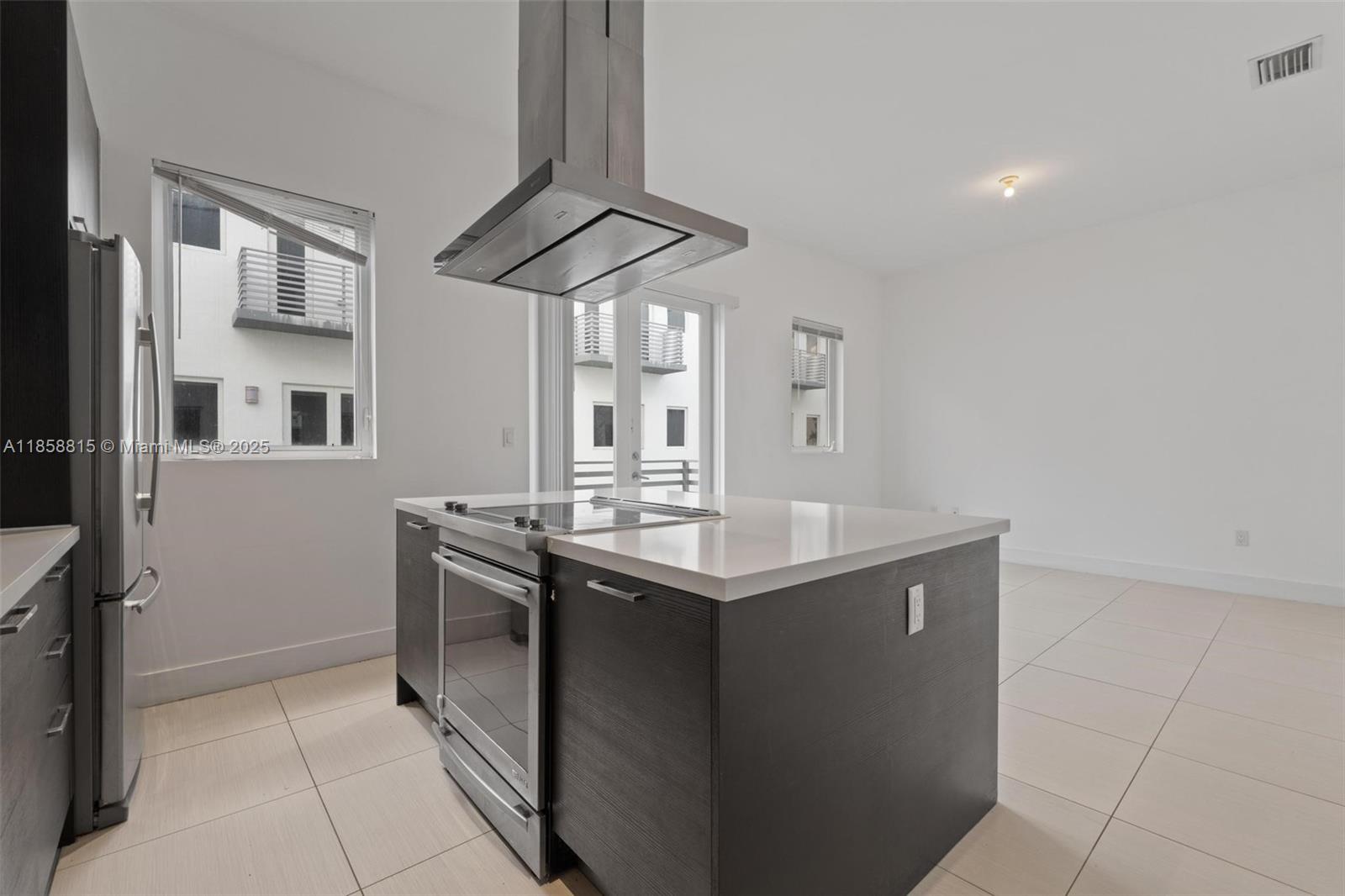 9161 NW 33rd St Doral, FL 33172