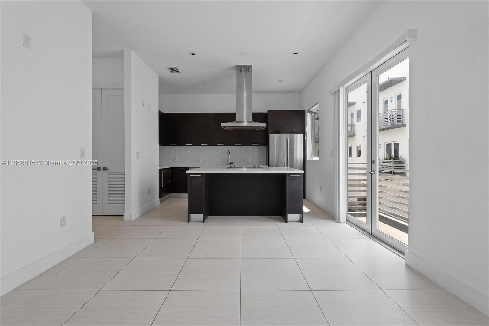 9161 NW 33rd St Doral, FL 33172