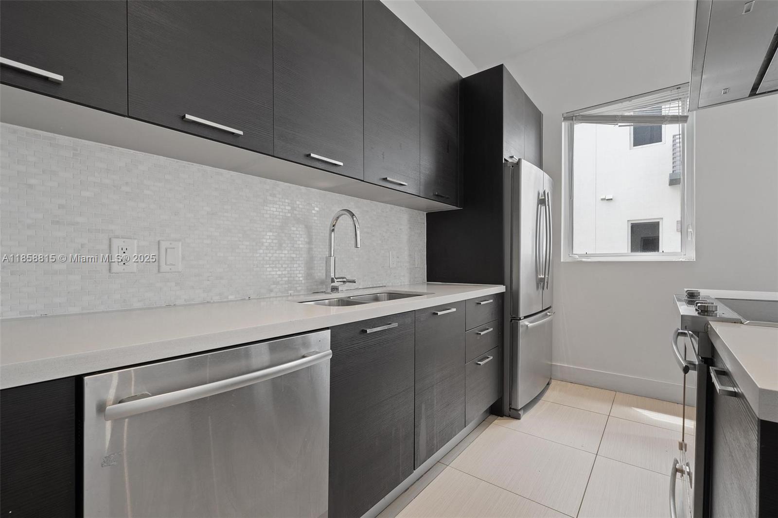 9161 NW 33rd St Doral, FL 33172