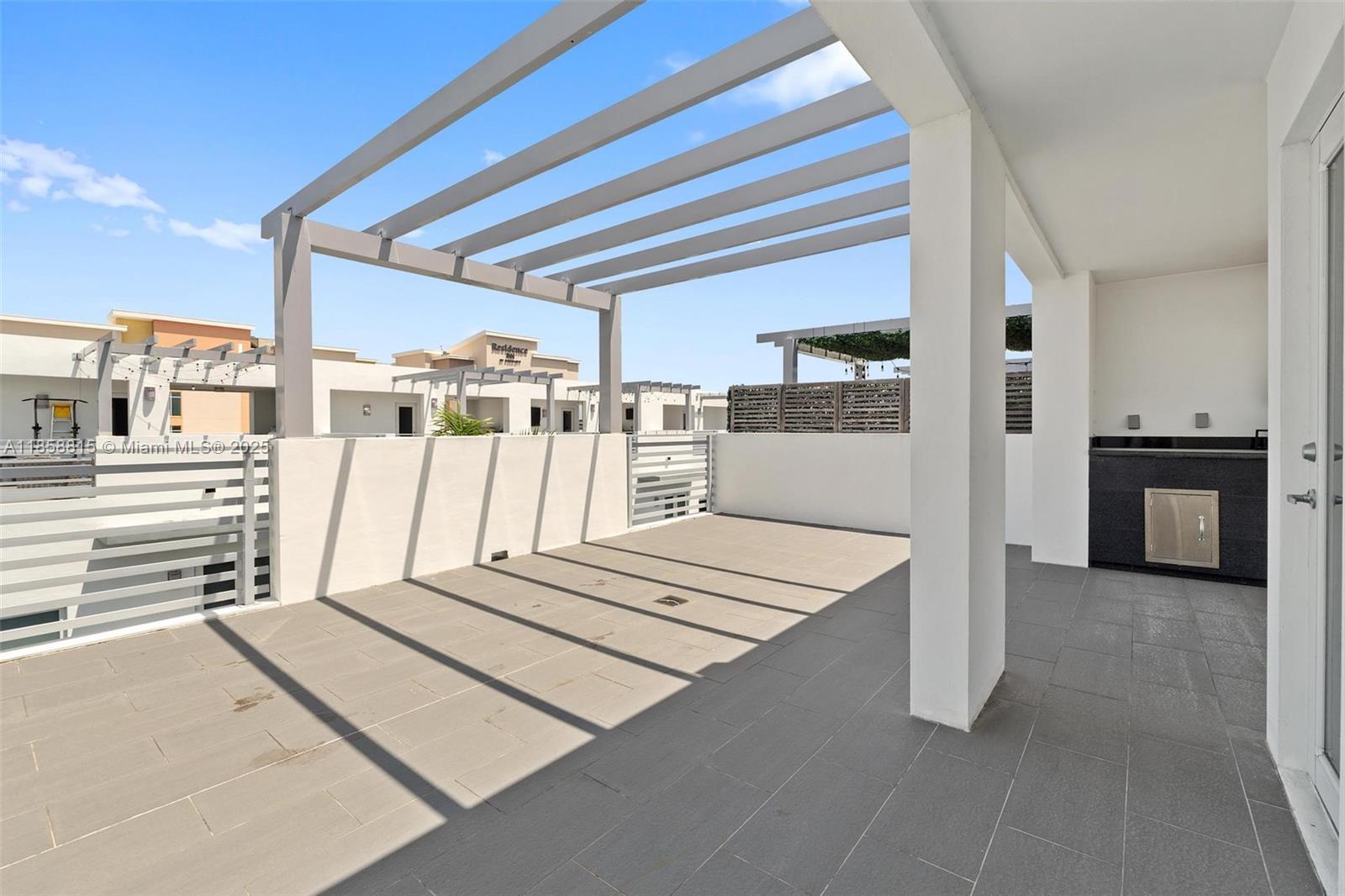 9161 NW 33rd St Doral, FL 33172