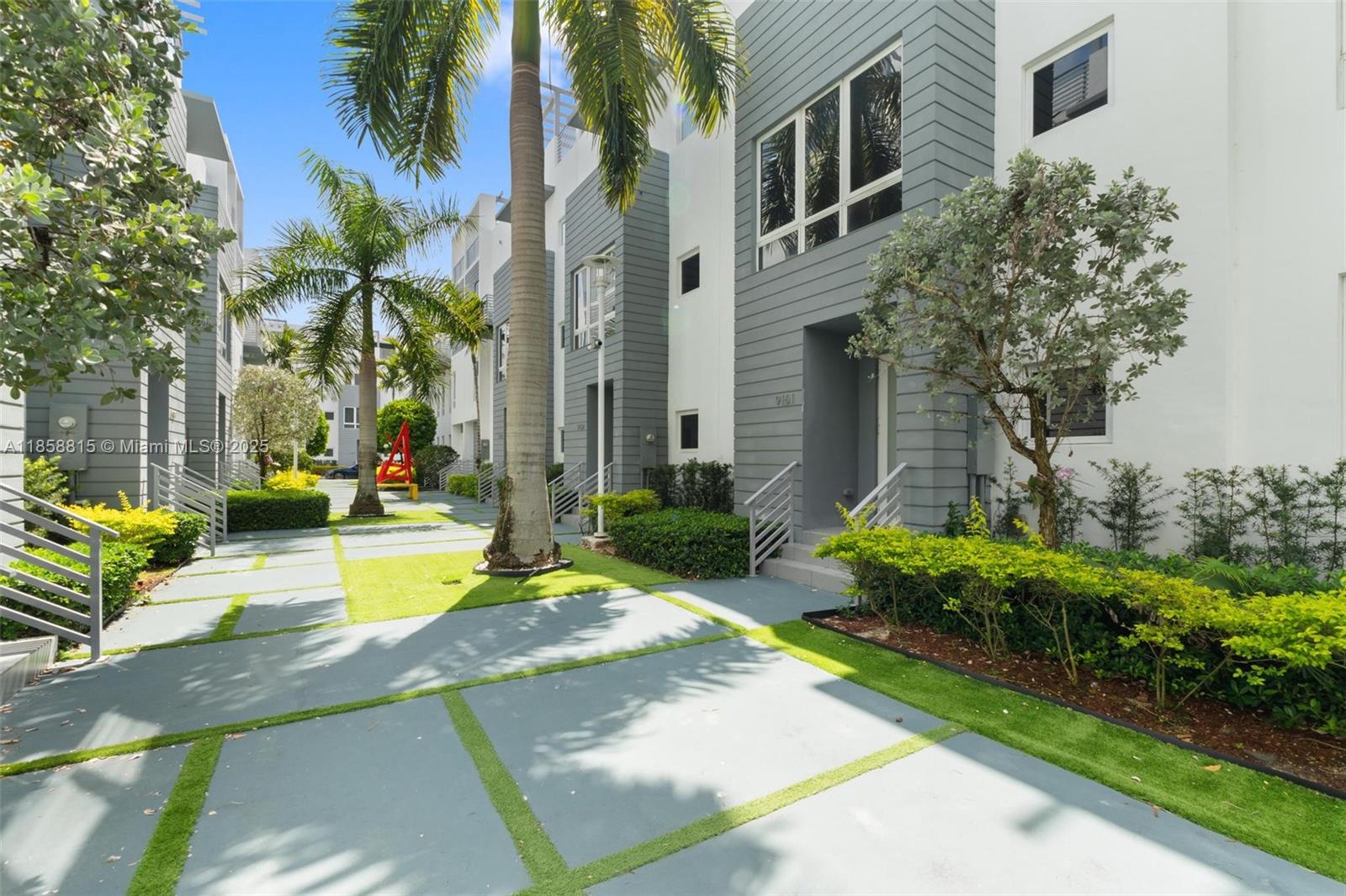 9161 NW 33rd St Doral, FL 33172