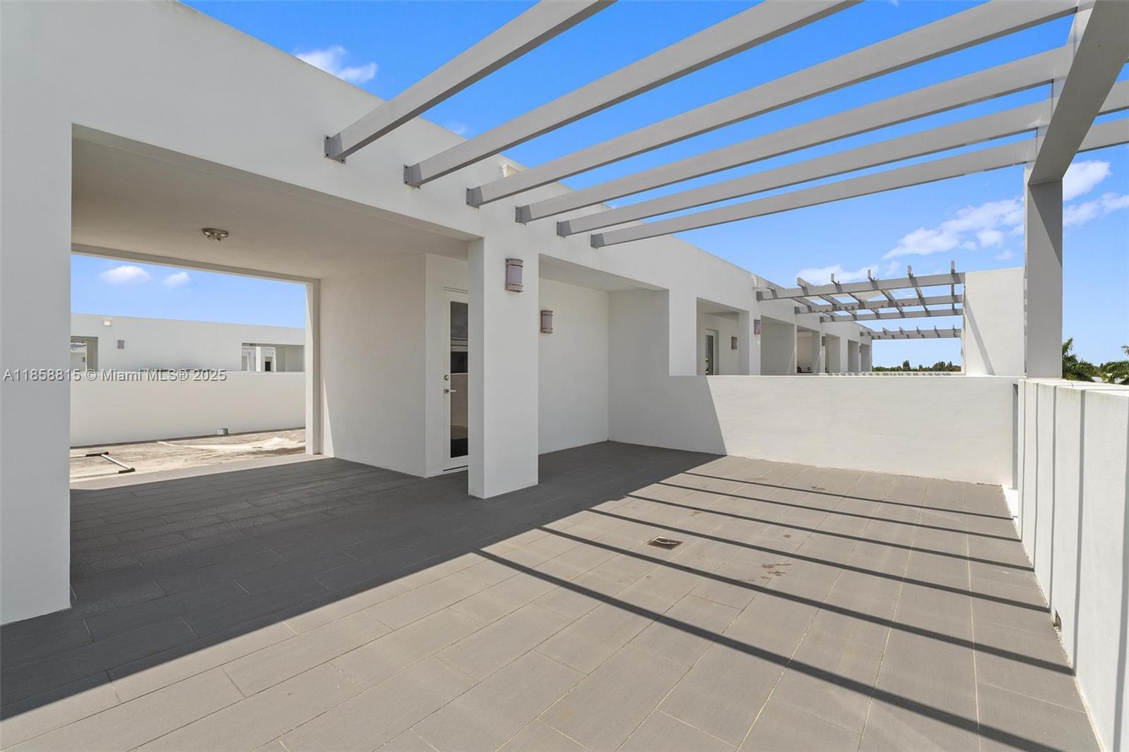 9161 NW 33rd St Doral, FL 33172