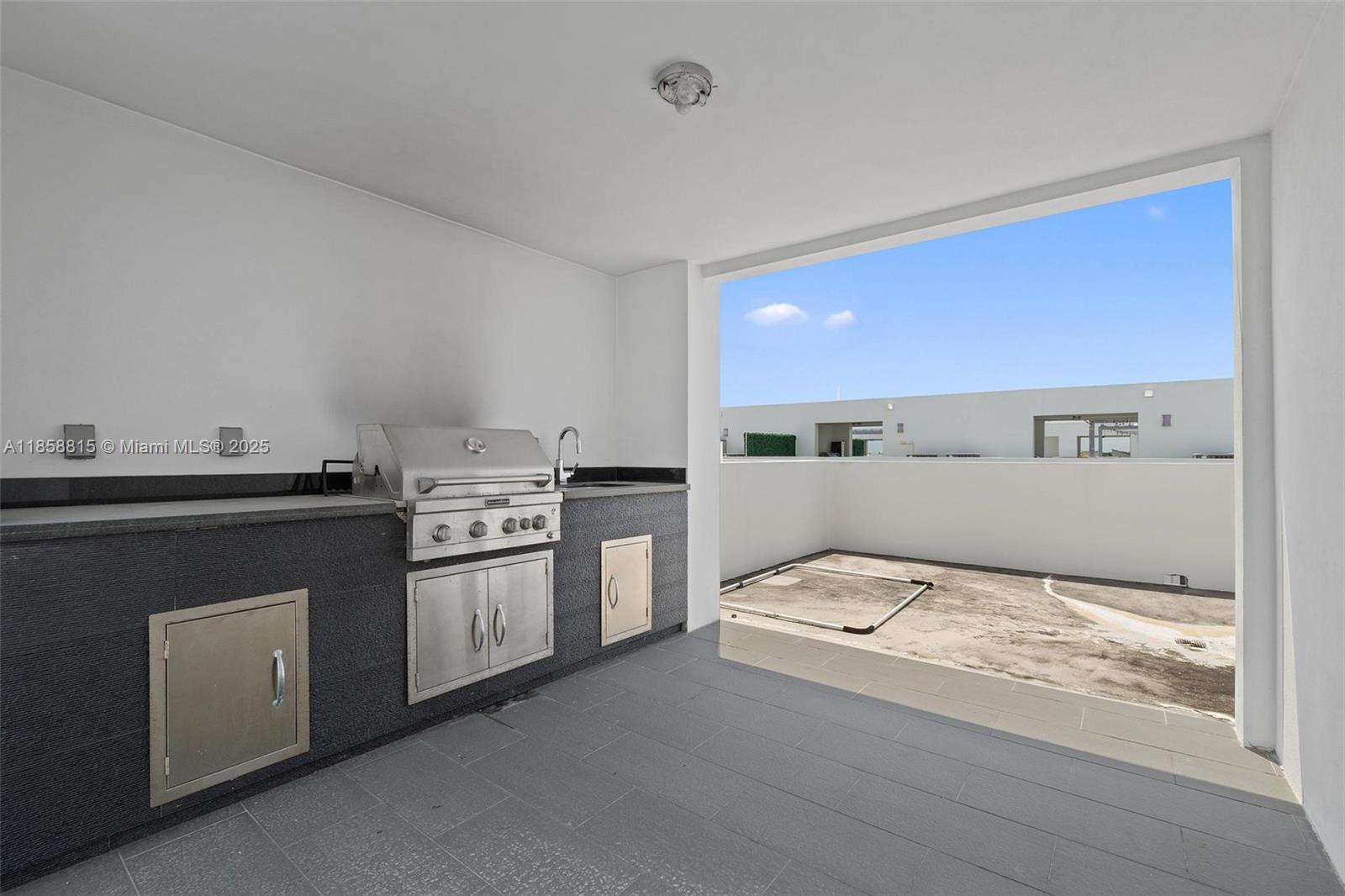 9161 NW 33rd St Doral, FL 33172