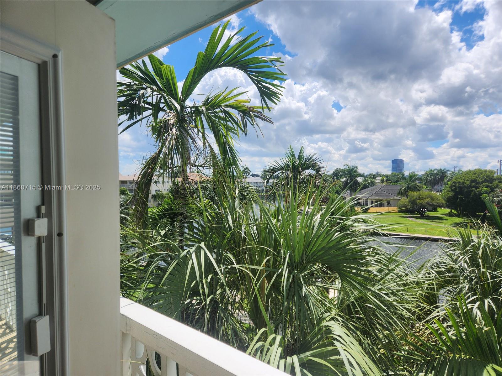 455 Golden Isles Dr #305