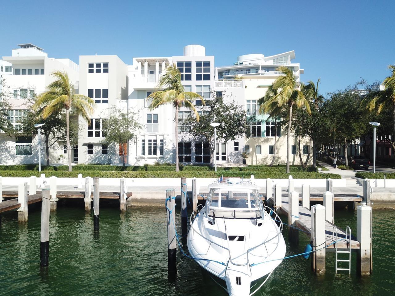6101 W Laguna Dr W #6101