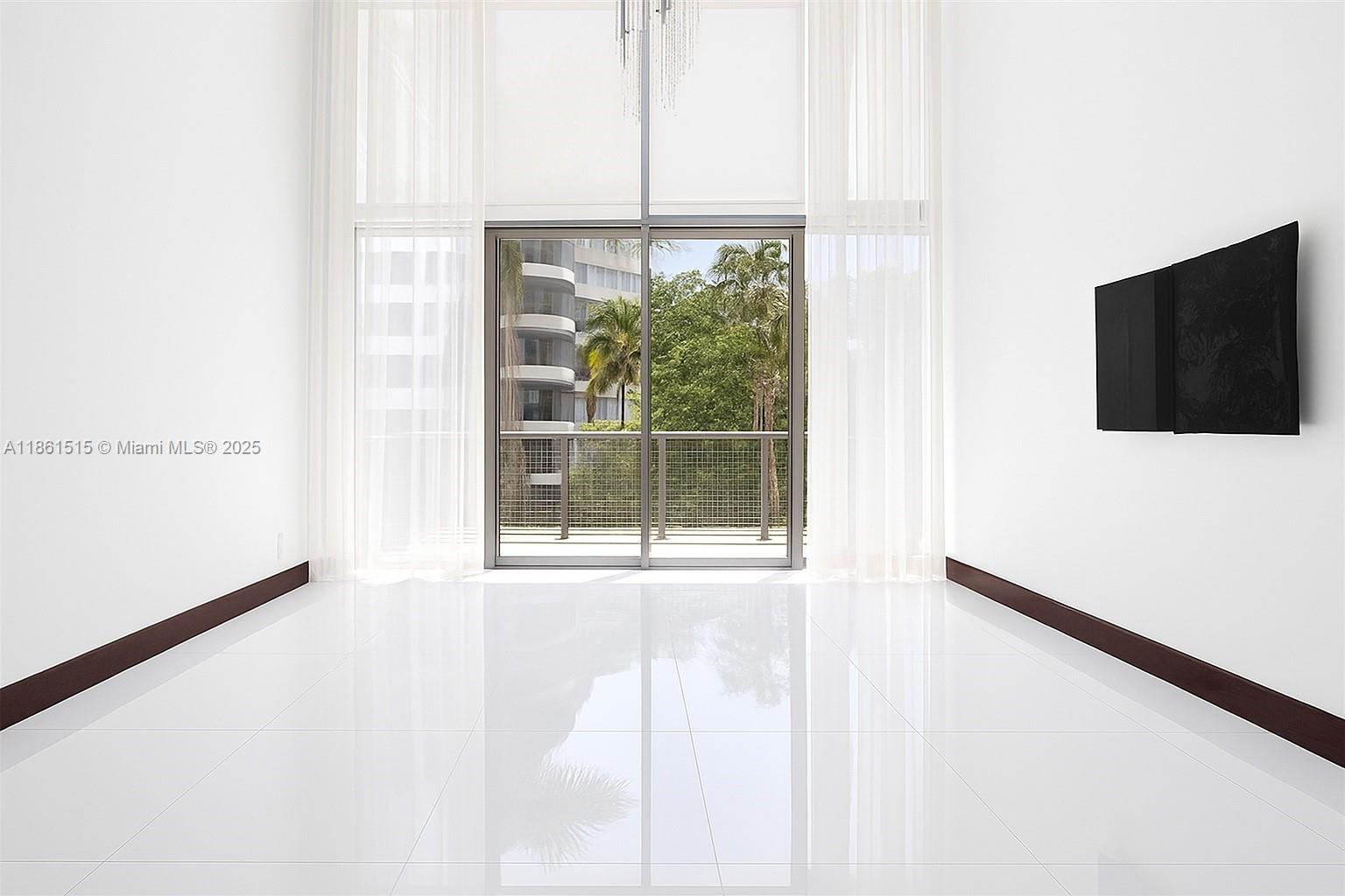 6000 Collins Ave #326
