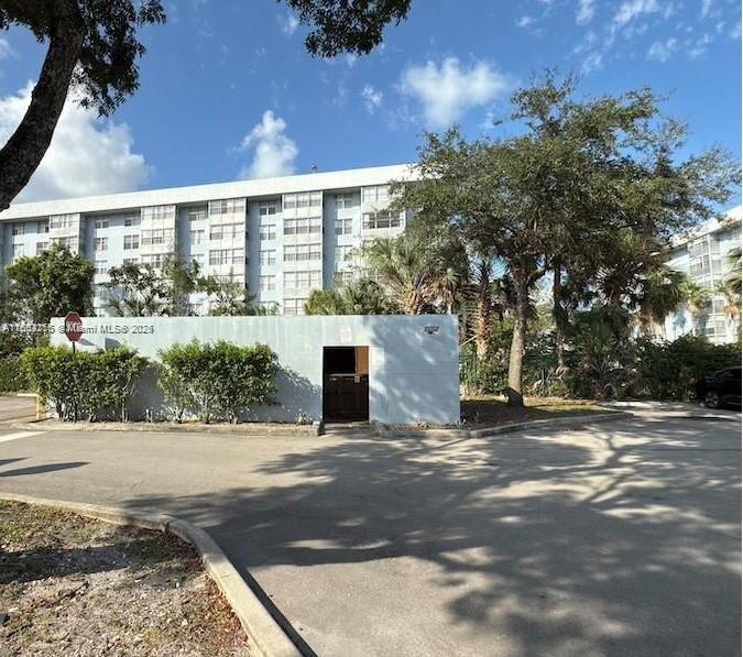 4271 NW 5th St #108