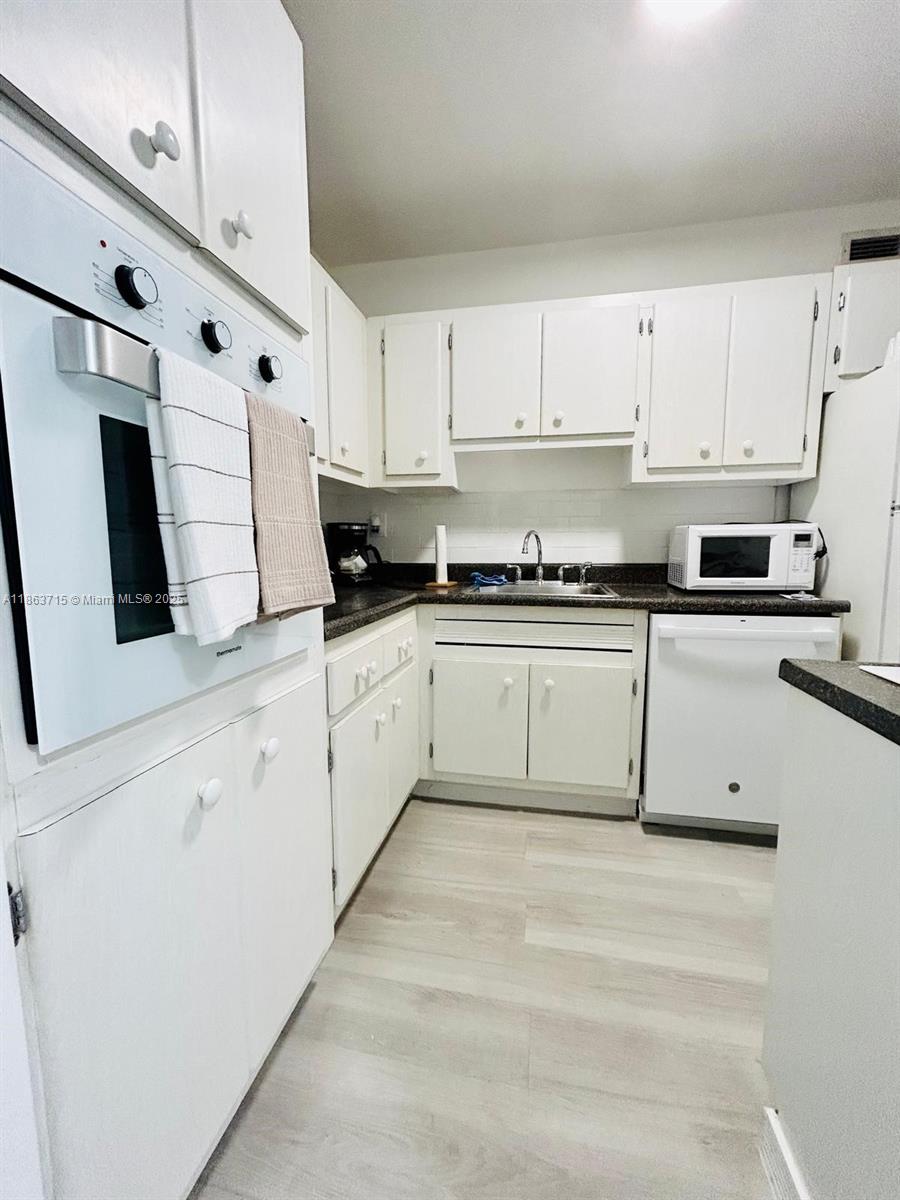 image The Decoplage Condo3