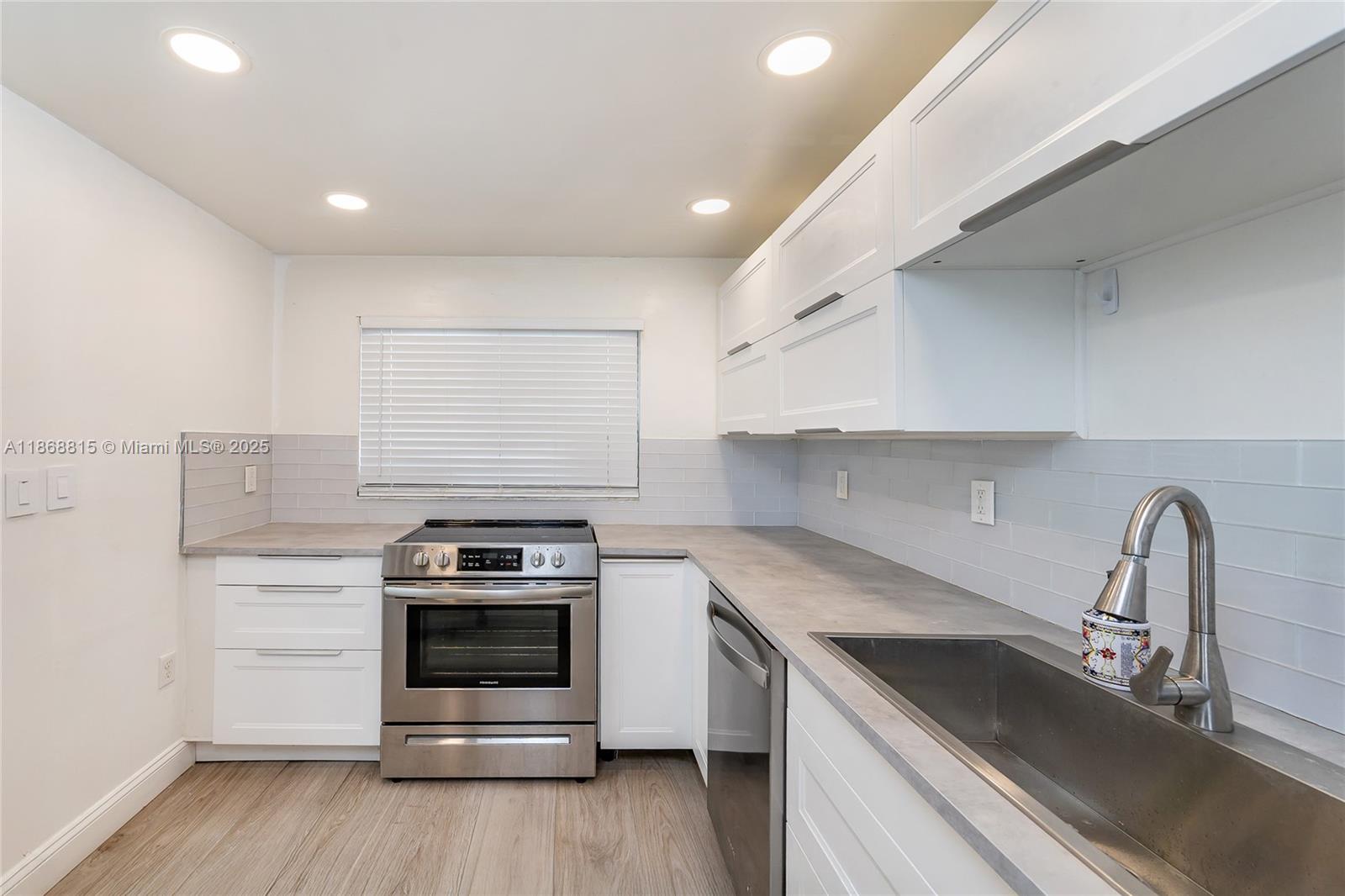 8875 B Fontainebleau Blvd #204