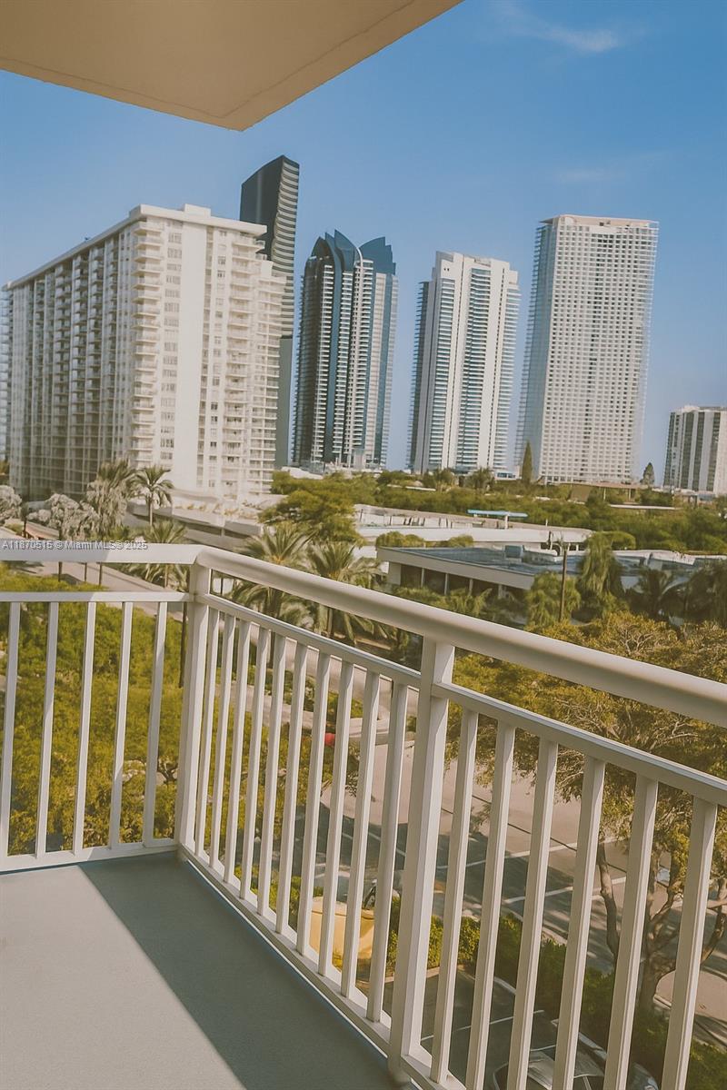 image Winston Towers 20016