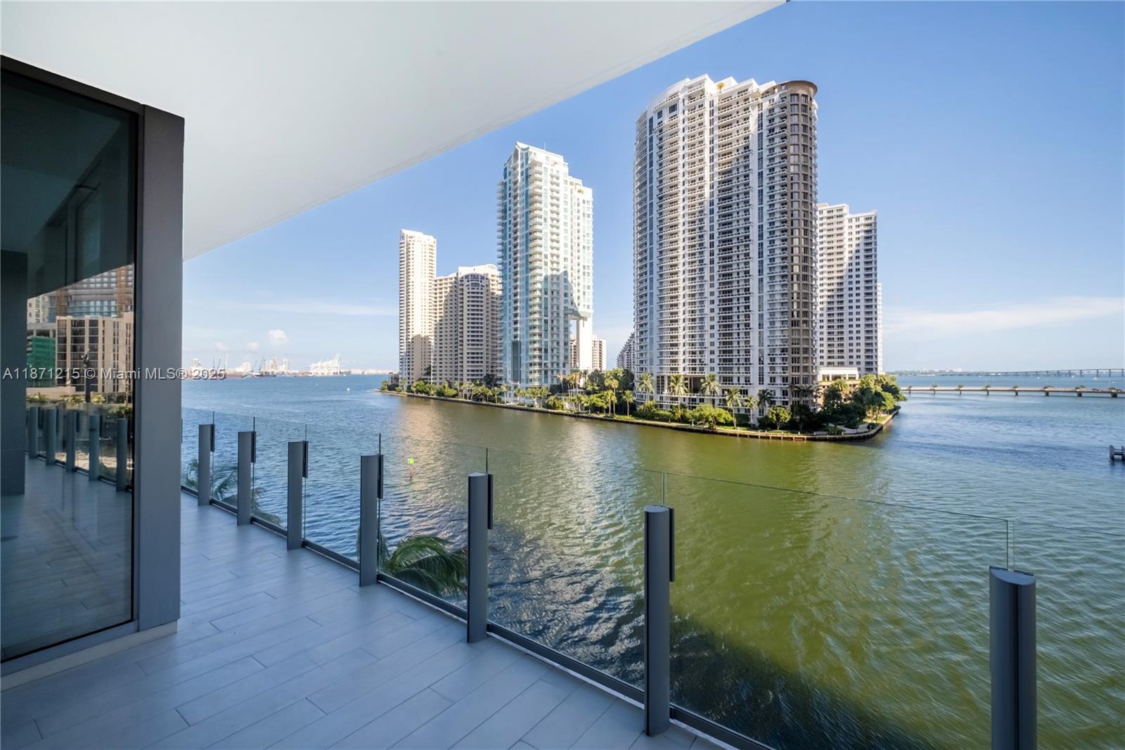 image Aston Martin Residences10