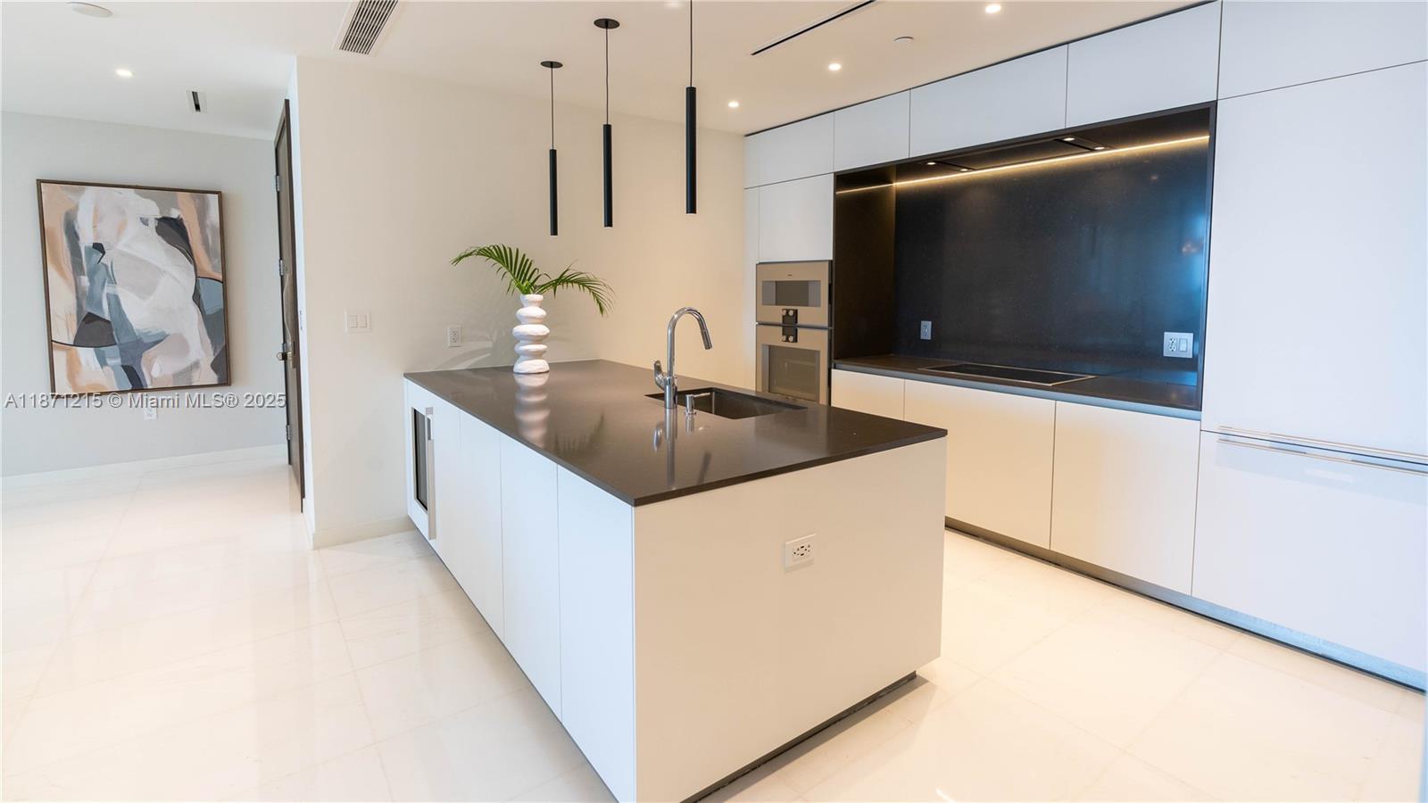 image Aston Martin Residences11