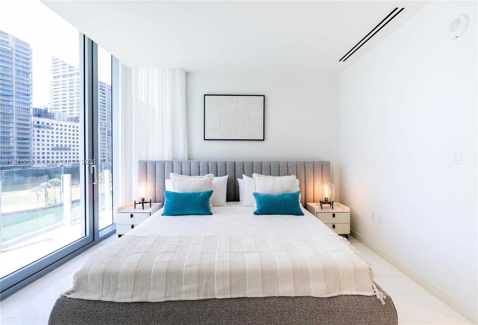 image Aston Martin Residences17