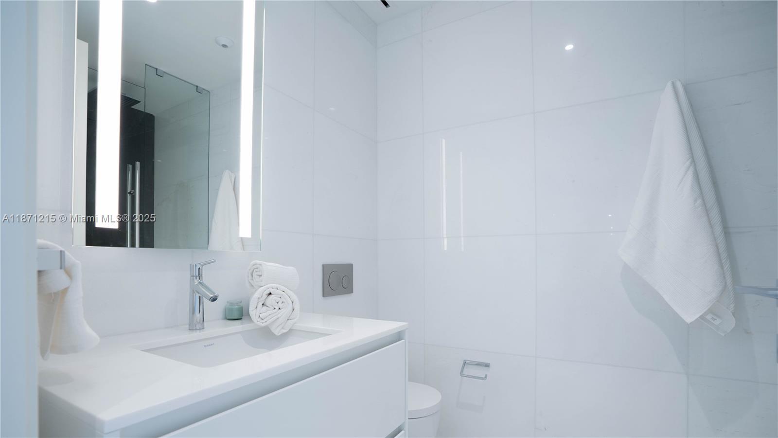 image Aston Martin Residences34