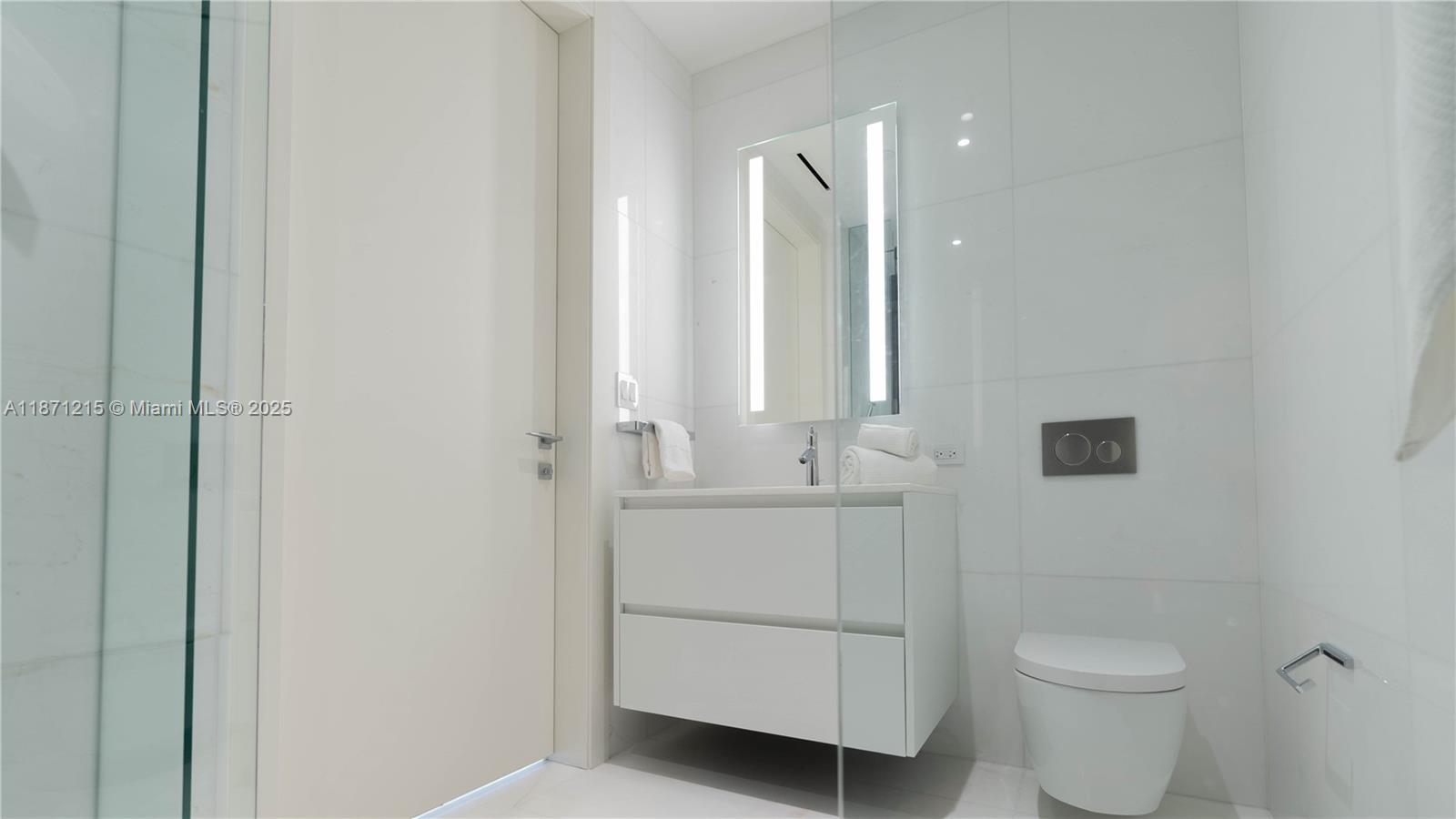 image Aston Martin Residences36